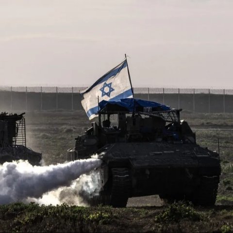 Tentara penjajah Israel di Khan Younis, Gaza.