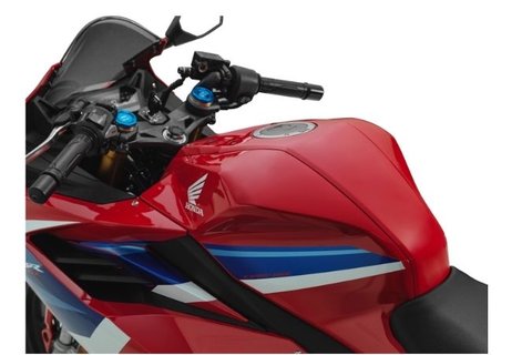 Honda CBR150R 2025 Mempersembahkan Desain Segar dengan Pilihan Warna Terbaru.