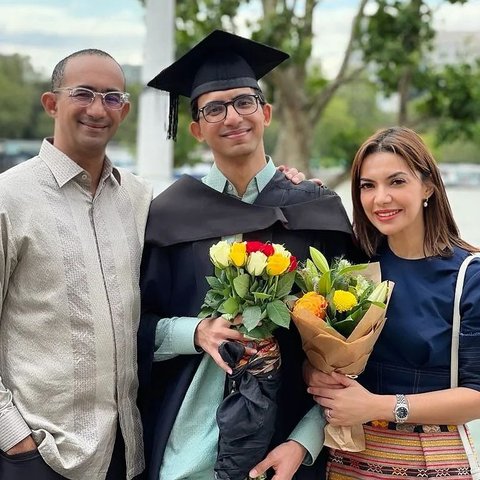 Izzat Assegaf Anak Najwa Shibab