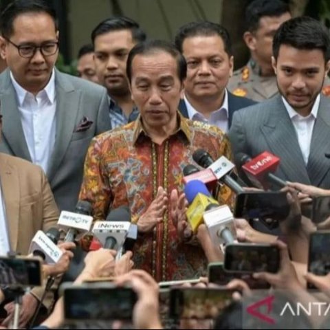 Polres Metro Jakarta Selatan akan memanggil lima saksi dari Peradi Bersatu terkait laporan dugaan ijazah palsu Presiden Jokowi yang dilayangkan oleh Roy Suryo.