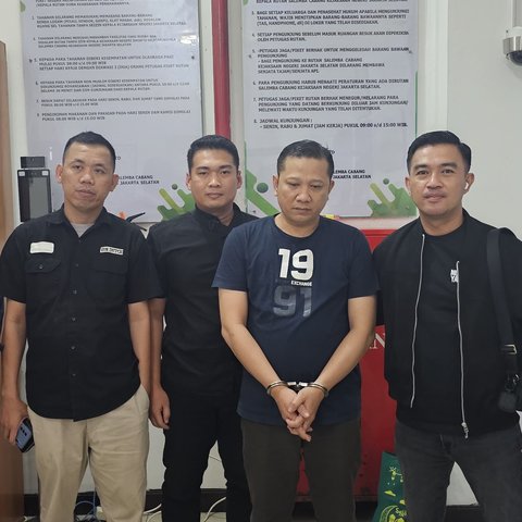 Lesu & Tangan Diborgol, Penampakan Eks Bendahara Panwaslu Lampung Tengah Diciduk di Jakarta Usai 7 Tahun Buron