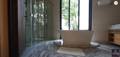 10 Potret Kamar Mandi Luna Maya Mewah dan Luas, Mahal Sekelas Hotel Bintang 5