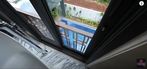 10 Potret Kamar Mandi Luna Maya Mewah dan Luas, Mahal Sekelas Hotel Bintang 5