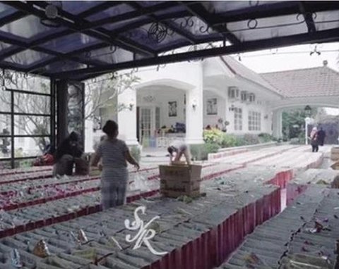 Tak Lagi Dihuni, 5 Potret Rumah Mewah Syahrini Bergaya Eropa Klasik di Bogor - Estetik dengan Nuansa Serba Putih