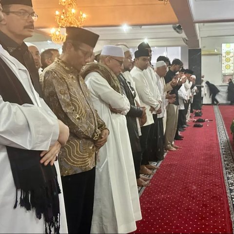 Quraish Shihab jadi Imam Salat Jenazah Ibrahim