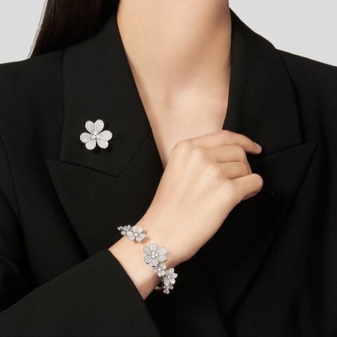 Frivole Bracelet, 7 Flowers (Large Model)