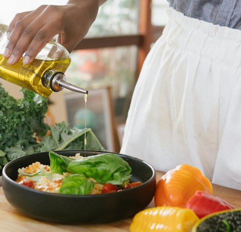 Ilustrasi Penggunaan Minyak Zaitun