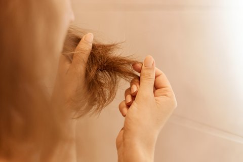 Tips Jitu Atasi Rambut Rusak Akibat Sering Gunakan Bahan Kimia