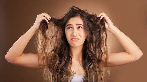 Tips Jitu Atasi Rambut Rusak Akibat Sering Gunakan Bahan Kimia