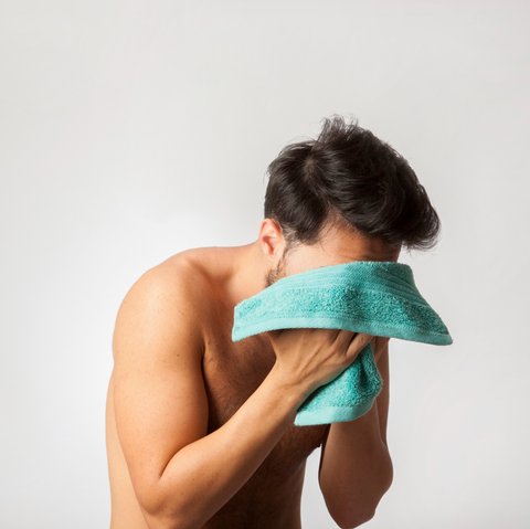 Ilustrasi Mandi Setelah Beraktivitas