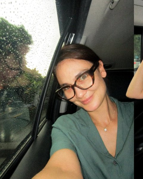 Ilustrasi Potret Luna Maya