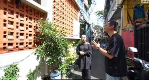 Potret Rumah di Gang Sempit Tampak Biasa dari Luar, di Dalamnya Begitu Mewah dan Estetik
