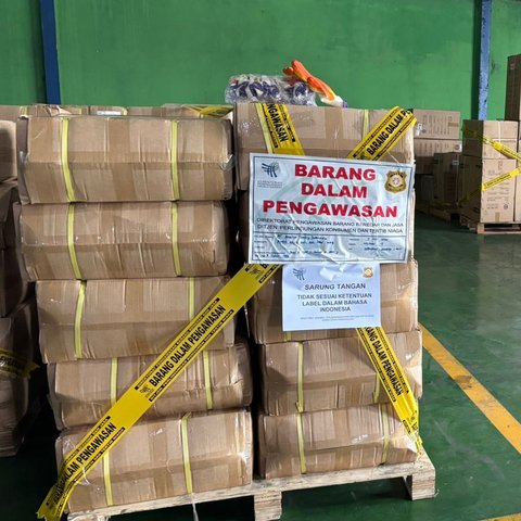 Kementerian Perdagangan (Kemendag) mengamankan lebih dari 1,6 juta produk impor ilegal.