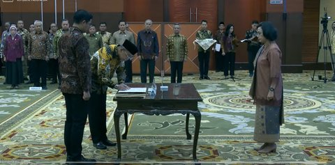 Sri Mulyani Lantik Bimo Wijayanto Sebagai Dirjen Pajak Baru