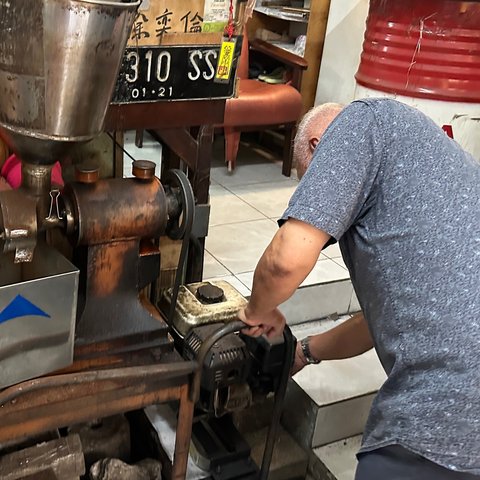 Penjual Kopi Luwak di Gondangdia