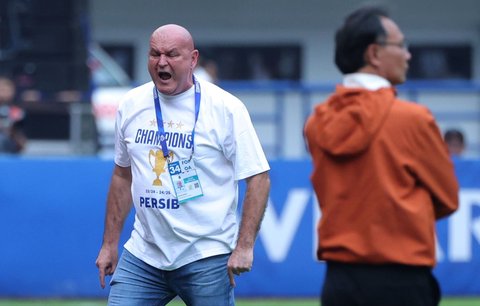 Pelatih Persib Bandung Bojan Hodak