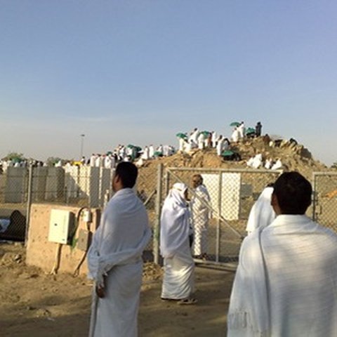 Wukuf Adalah Rukun Haji Berdiam Diri di Padang Arafah, Pahami Pengertian dan Tata Cara Pelaksanaannya