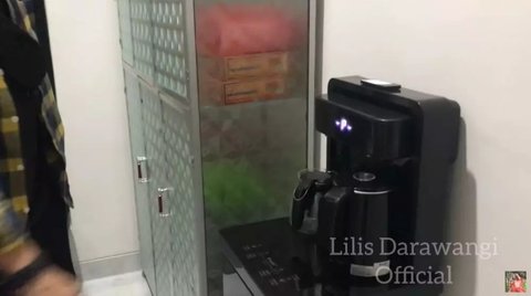 4 Potret Dapur Sederhana Putri D'Academy, Tak Terlalu Luas - Kulkas 'Sultan' yang Isinya Bikin Melongo