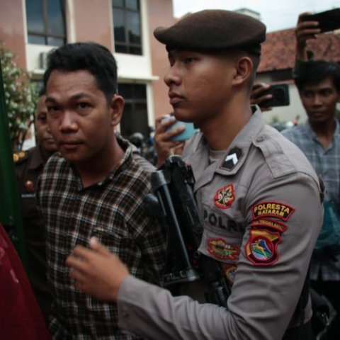 Penasihat hukum Agus Buntung menyayangkan tuntutan 12 tahun penjara dari jaksa, menilai tuntutan tersebut tidak mempertimbangkan kondisi Agus sebagai penyandang disabilitas dan fakta persidangan.