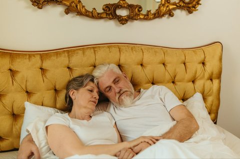 Bangun Pagi di Usia Tua, Apa Hubungannya dengan Perubahan Biologis?