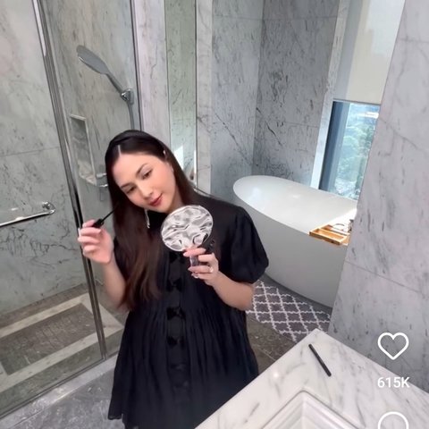 5 Potret Kamar Mandi Mewah Jessica Mila & Yakup Berlapis Marmer di Penthouse Rp50 Miliar Kawasan SCBD Jakarta