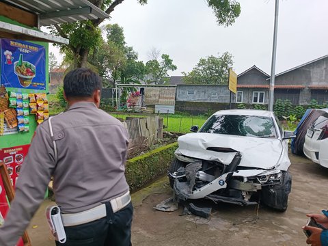 mobil bmw tabrak mahasiswa ugm hingga tewas