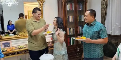 8 Potret Kedekatan Bella Saphira dengan Putra Sambungnya