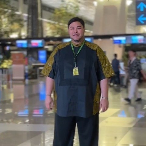 Potret Haru Ivan Gunawan Diantar ke Bandara untuk Berangkat Haji ke Tanah Suci