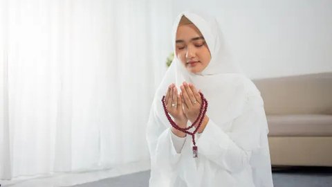 Ilustrasi Membaca Niat Puasa Dzulhijjah Credit: pexels.com/pixabay