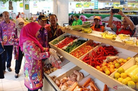 Pemerintah Kota Jakarta Timur memastikan keamanan pangan menjelang Idul Fitri 1446 H dengan melakukan pengawasan ketat di pasar tradisional, swalayan, dan pasar binaan, guna mencegah peredaran bahan berbahaya.
