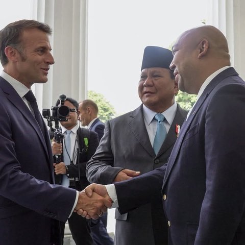 Presiden Prancis Emmanuel Macron Berkenalan dengan Didit Hediprasetyo