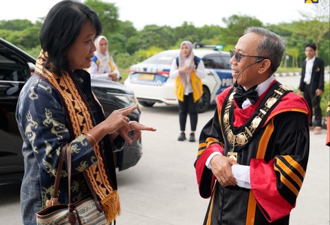 Wamen PU Diana Kusumastuti menghadiri Orasi Ilmiah Guru Besar ITERA