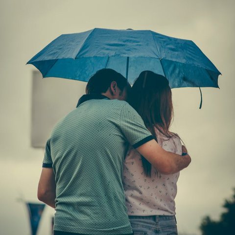 Kunci Harmonisnya Hubungan: Menjaga Privasi Pasangan dari Orang Terdekat