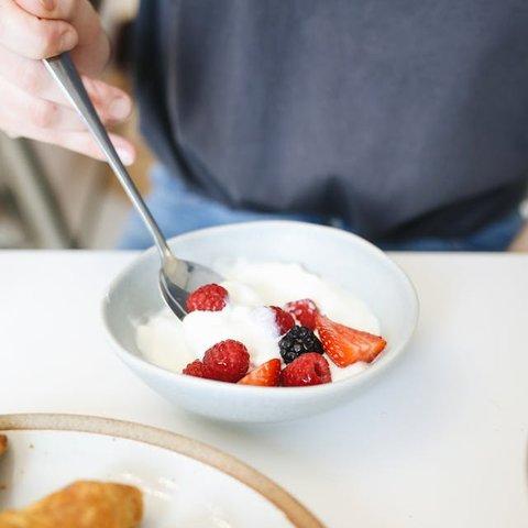 Rahasia Bahagia: 7 Makanan yang Bantu Redakan Stres dan Cemas