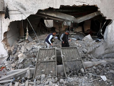 Kondisi Rumah Sakit Al-Ahli yang hancur lebur setelah menjadi target serangan butal Israel di Jalur Gaza, Palestina, pada 13 April 2025.