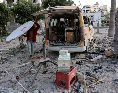 Kondisi Rumah Sakit Al-Ahli yang hancur lebur setelah menjadi target serangan butal Israel di Jalur Gaza, Palestina, pada 13 April 2025.