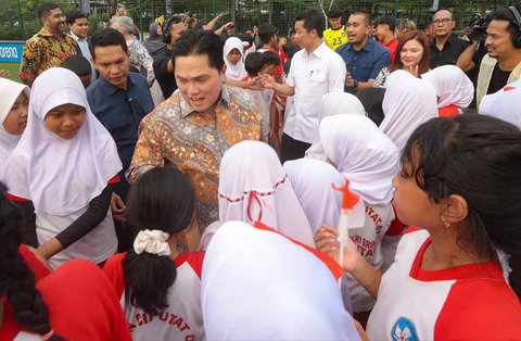 Ketua PSSI, Erick Thohir saat melakukan peresmian FIFA Arena Indonesia di Oase Park Ciputat, Tangerang Selatan, Selasa (06/05/2025).