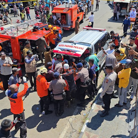 kecelakaan bus als di padang panjang