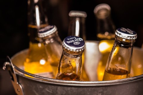 Ilustrasi Alkohol