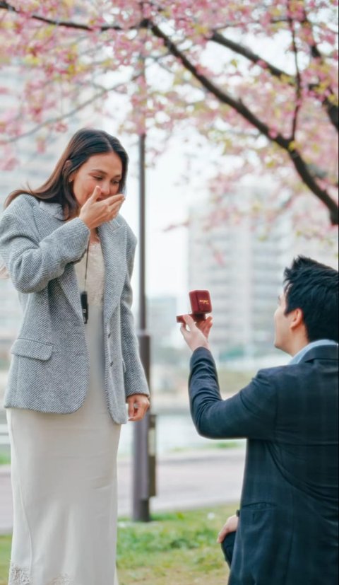 Maxime Bouttier Ulang Tahun, Luna Maya Pamer Video Romantis saat Dilamar Kekasih di Jepang