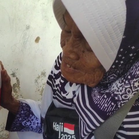Nenek Sutiah Naik Haji Diusia 107 Tahun