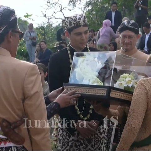 Potret Ganteng dan Gagah Maxime Bouttier dalam Balutan Beskap Hitam di Momen Akad Nikah
