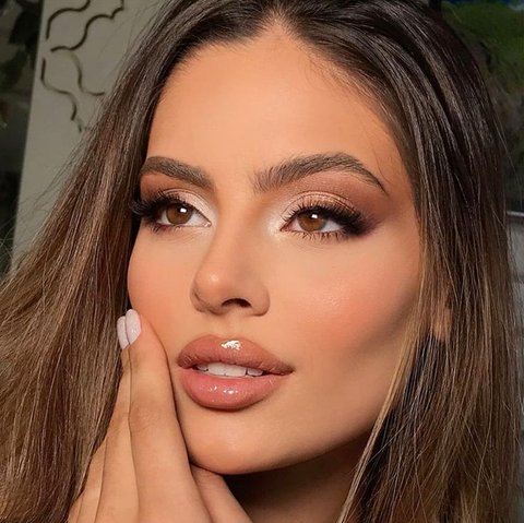 Ilustrasi Penggunaan Nude Eyeliner di Sudut Dalam Mata (&copy;Pinterest)