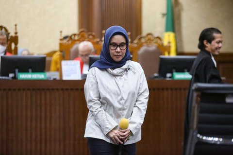 Mantan anggota DPR dari Fraksi PDI Perjuangan (PDIP), Riezky Aprilia menjadi saksi dalam sidang lanjutan kasus suap Pergantian Antarwaktu (PAW) yang melibatkan Harun Masiku dengan terdakwa Hasto Kristiyanto di Pengadilan Tindak Pidana Korupsi (Tipikor) Jakarta, Rabu (7/5/2025).