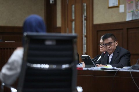 Hasto Kristianto menjalani sidang lanjutan kasus suap Pergantian Antarwaktu (PAW) yang melibatkan Harun Masiku di Pengadilan Tindak Pidana Korupsi (Tipikor) Jakarta, Rabu (7/5/2025).