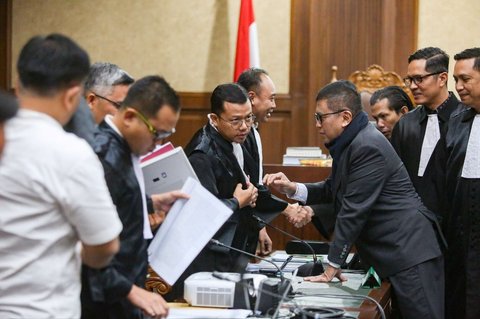 Mantan anggota DPR dari Fraksi PDI Perjuangan (PDIP), Riezky Aprilia menjadi saksi dalam sidang lanjutan kasus suap Pergantian Antarwaktu (PAW) yang melibatkan Harun Masiku dengan terdakwa Hasto Kristiyanto di Pengadilan Tindak Pidana Korupsi (Tipikor) Jakarta, Rabu (7/5/2025).