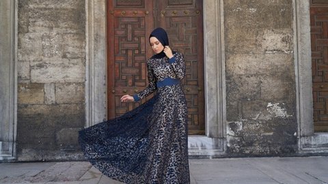 Ilustrasi model gamis brokat ( freestockcenter/freepik)