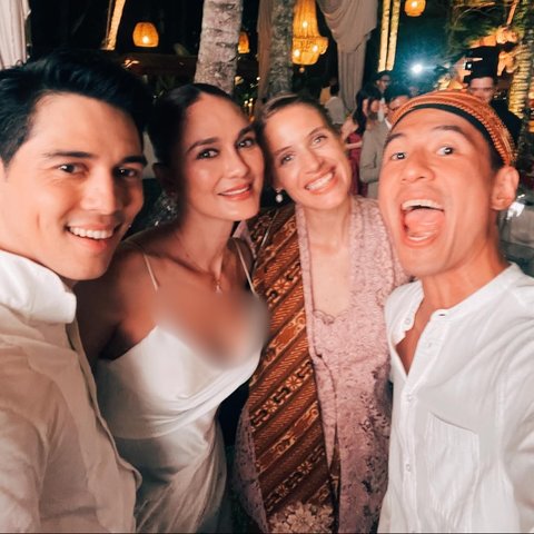 VJ Daniel yang datang bersama istri juga merasakan kebahagiaan luar biasa.