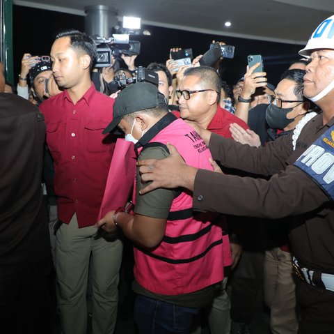 Bos buzzer Tim Cyber Army M Adhiya Muzakki