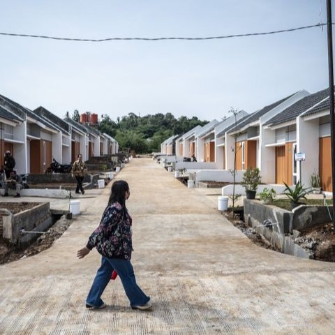 Bank BTN siap menyalurkan 30.000 unit rumah subsidi untuk tenaga kesehatan (nakes) di delapan provinsi, sebagai upaya meningkatkan kesejahteraan nakes dan mendukung program pemerintah.
